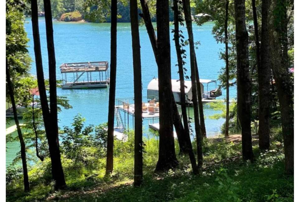 Luxurious Lake Lanier Compound - Flowery Branch, Georgia