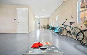 Luxury Coastal Home, Gulfport Waterfront District - Gulfport, Florida