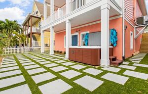 Luxury Coastal Home, Gulfport Waterfront District - Gulfport, Florida