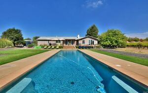 Napa Valley Wine Country Retreat with Pool & Pickleball Court - Napa, California