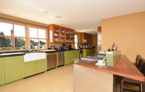 Napa Valley Wine Country Retreat with Pool & Pickleball Court - Napa, California