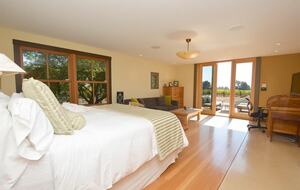 Napa Valley Wine Country Retreat with Pool & Pickleball Court - Napa, California