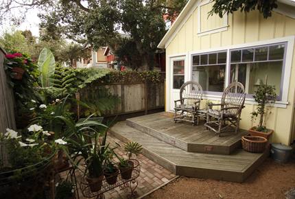 Storybook Cottage at Lover's Point