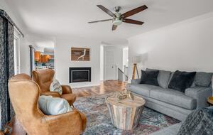 Home Exchange in Bella Vista, AR, renovated seating room