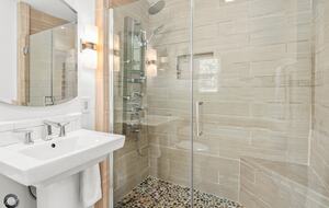 Home Exchange in Bella Vista, AR, updated bathroom