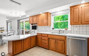 Home Exchange in Bella Vista, AR, kitchen with deck views