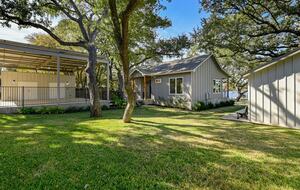 Lakefront Designer's Home on Lake LBJ - Kingsland, Texas