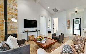 Lakefront Designer's Home on Lake LBJ - Kingsland, Texas