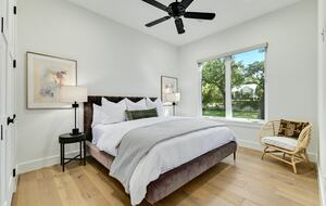 Lakefront Designer's Home on Lake LBJ - Kingsland, Texas