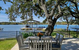 Lakefront Designer's Home on Lake LBJ - Kingsland, Texas