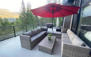 Home Exchange in British Columbia luxurious deck seating