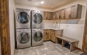 Retreat at Whispering Pines Luxe Cabin - Show Low, Arizona