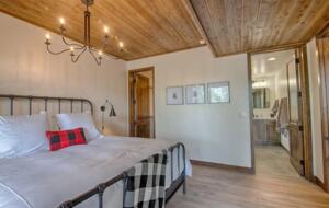 Retreat at Whispering Pines Luxe Cabin - Show Low, Arizona