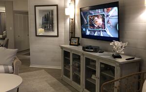 Home Exchange in Orange Beach, AL, family room with beachy features