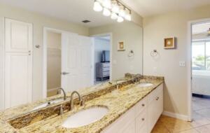 Home Exchange in Miramar Beach, FL, guest bathroom