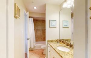 Home Exchange in Miramar Beach, FL, guest bathroom