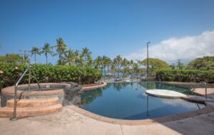 Infinity pool with spa
