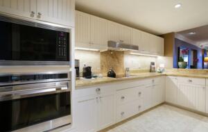 Home Exchange in Kahuku, HI, stainless steel chef-grade appliances