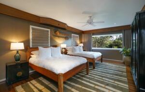 Home Exchange in Kahuku, HI, guest bedroom with two queens