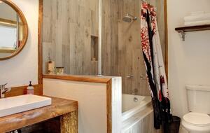 Big Bear BaseCamp Cabin - Big Bear Lake, California