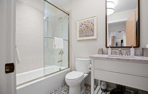 Home Exchange Taos Ski Valley, NM guest bathroom