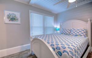 Home Exchange in Clearwater, FL triplex queen bedroom in main house