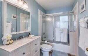 Home Exchange in Clearwater, FL triplex third house bathroom