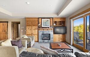 Home Exchange in Cle Elum, WA, warmth surrounds you in this room