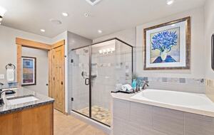 Home Exchange in Cle Elum, WA, master ensuite with wall in shower