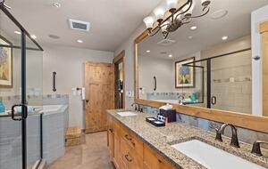 Home Exchange in Cle Elum, WA, master bathroom with double vanity