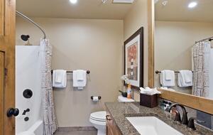 Home Exchange in Cle Elum, WA, guest bathroom