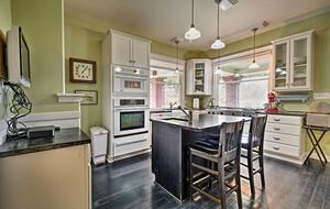 Home Exchange in Auburn, WA, eat in kitchen