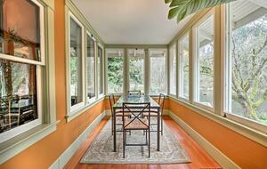 Home Exchange in Auburn, WA, sunroom perfect for breakfast