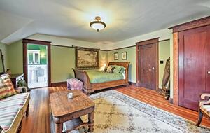 Home Exchange in Auburn, WA, second master bedroom with king bed