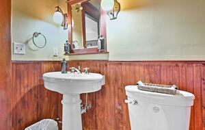 Home Exchange in Auburn, WA, guest bathroom