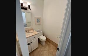 Home Exchange in Virginia Beach, VA guest bathroom