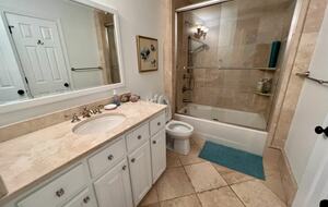 Home Exchange in Virginia Beach, VA guest bathroom with tub