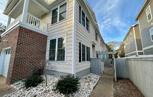 Home Exchange in Virginia Beach, VA side walk up into home