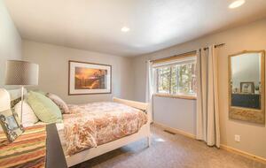 Home Exchange in Truckee, CA, guest bedroom 2 with queen bed