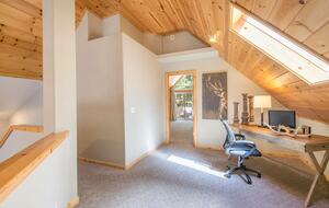 Home Exchange in Truckee, CA, office space on top level