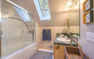 Home Exchange in Truckee, CA, second master bath