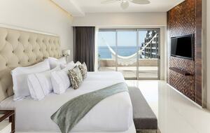Home exchange in Los Cabos at Garza Blanca Resort, master bedroom