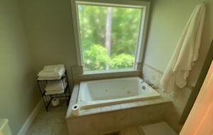 Home Exchange in Winchester, TN master en suite tub