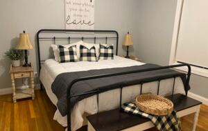 Home Exchange in Winchester, TN guest bedroom upstairs with king bed