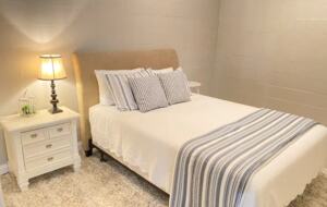 Home Exchange in Winchester, TN guest bedroom with queen bed