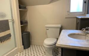 Home Exchange in Pacific Grove, CA, second floor bathroom