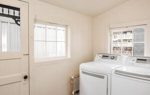 Home Exchange in Pacific Grove, CA, laundry room