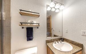 Home Exchange in Fraser, CO Master ensuite bathroom