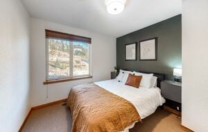Home Exchange in Fraser, CO guest bedroom with views