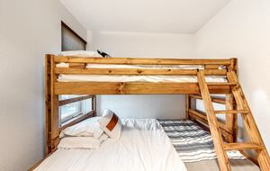 Home Exchange in Fraser, CO bunk room with queen and twin!